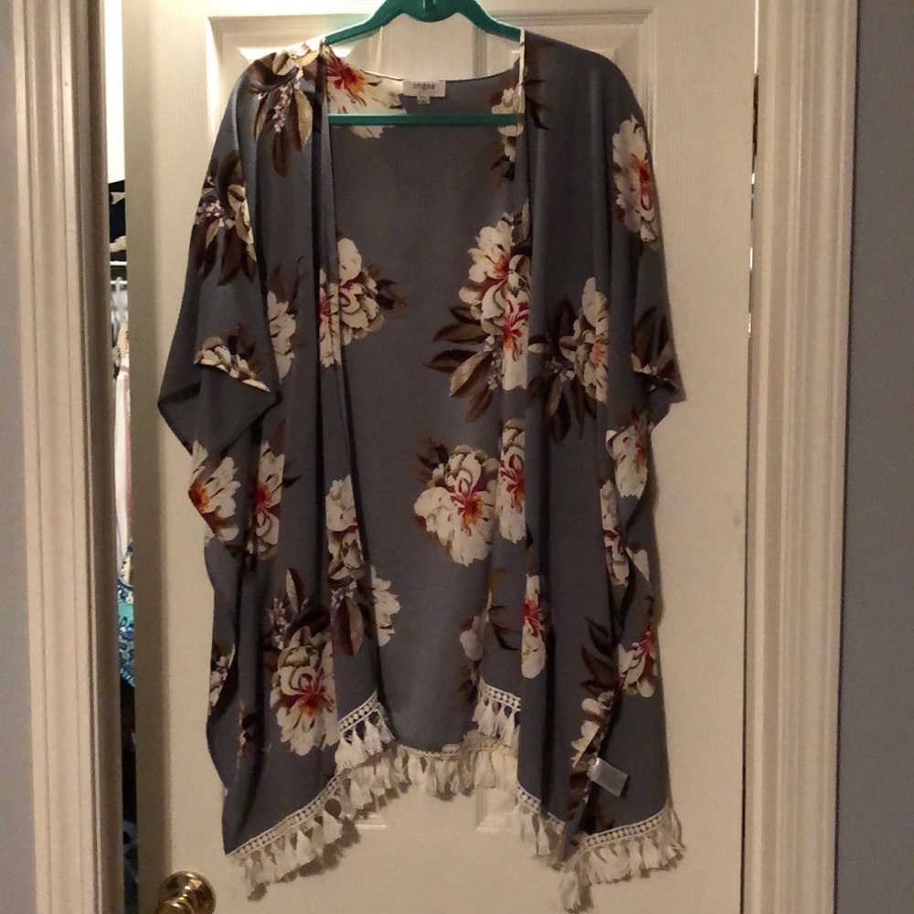 UMGEE BOHO FLORAL KIMONO